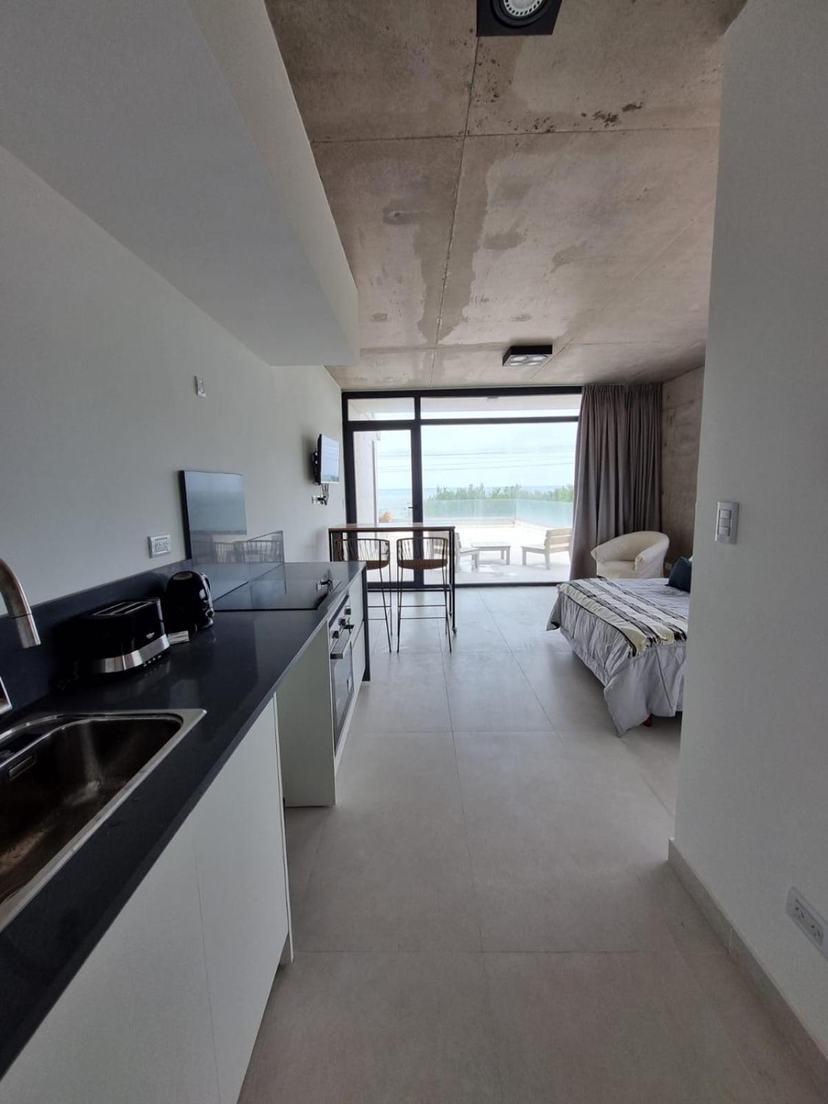 Apartment Alquiler De Departamento Monoambiente Con Terraza, Frente Al Mar En La Costa Quequen, Con Pileta, Solarium Y Sum Con Parrilla Quequen